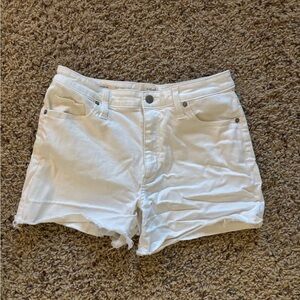 Universal Thread White Women Shorts